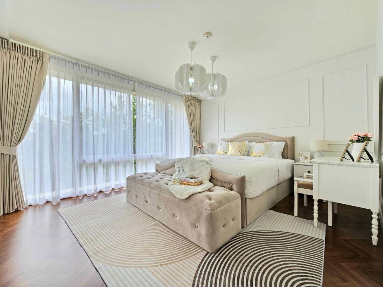 Baan Sansaran Excellent On The With A Large Territory And Swimming Pools. Hua Hin